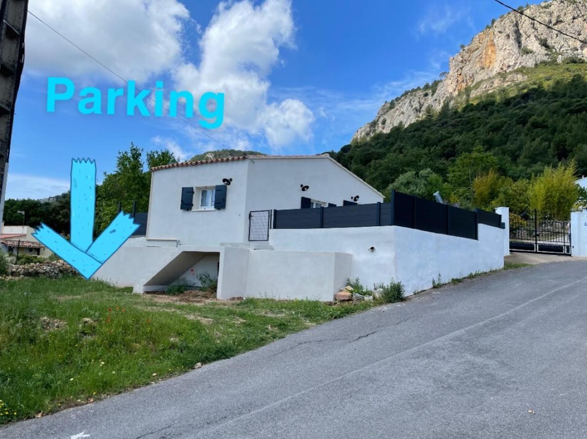 Maison Avec Jardin, Parking Entre Mer Et Montagne Le Revest-le-Eaux Exteriör bild